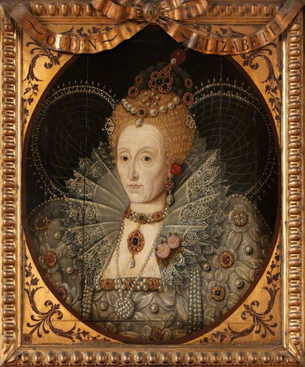 Porträt der Königin Elisabeth I. von England in einem weißen Kleid mit blauer Schärpe, die eine Krone trägt und ihre Hände vor sich hält, gemalt im realistischen Stil mit leuchtenden Farben und detaillierten Elementen.
