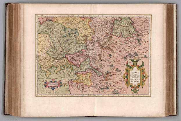 Ein offenes Buch mit einer detaillierten Deutschlandkarte und begleitendem Text.