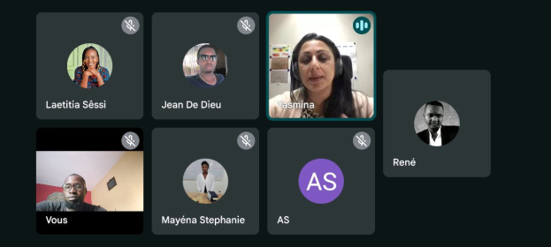 Ein Screenshot eines Videoanrufs mit sechs Profilbildern und Text, der eine virtuelle Besprechung auf einem dunklen Hintergrund anzeigt.