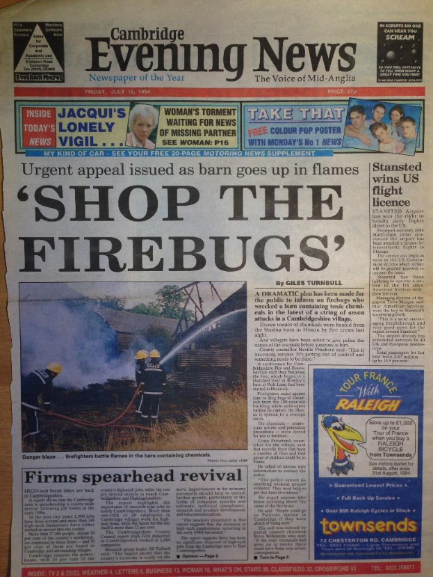 Zeitungstitelseite mit mehreren Anzeigen und Schlagzeilen.