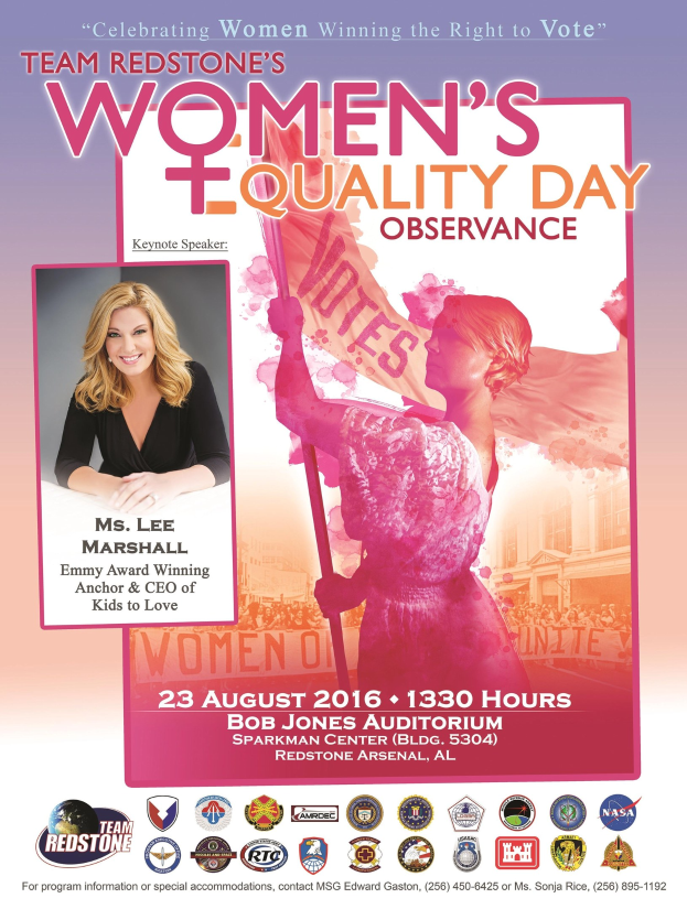 Plakat für den Equal Rights Day von Team Redstone mit einer Frau, die eine Fahne mit der Aufschrift 'Frauenrechte' hält, begleitet von Logos und Eventdetails unten.