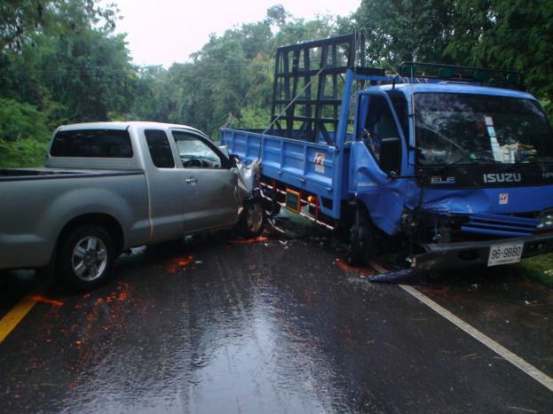 GER: Highway Police Report - A 57 - Neuss-Norf - Truck Driver Seriously Injured in Single-Vehicle Accident