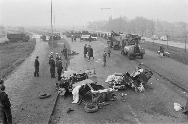 POL-DN: Vier Verletzte nach Verkehrsunfall