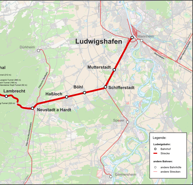 Eine Karte von Ludwigshafen, Deutschland, mit einer roten Linie, die die Bahnroute zeigt, und Text, der die Länge, Entfernung und Sehenswürdigkeiten des Zugs beschreibt.