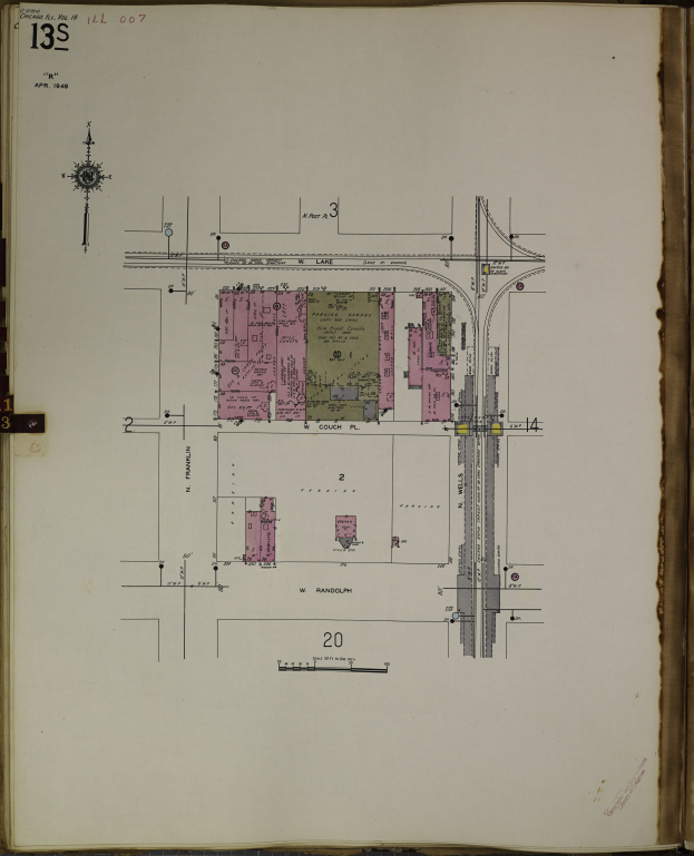 Ein aufgeschlagenes Buch mit einer detaillierten Stadtansicht, begleitet von Plänen und Text, bietet einen umfassenden Stadtüberblick.