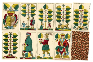 Ein Collage aus sechs Spielkarten, jede mit unterschiedlichen Designs, die Menschen, Tiere, Pflanzen und Gegenstände zeigen, angeordnet mit verschiedenen Farbpaletten von hell bis dezent.