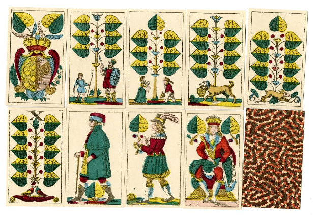 Ein Collage aus sechs Spielkarten, jede mit unterschiedlichen Designs, die Menschen, Tiere, Pflanzen und Gegenstände zeigen, angeordnet mit verschiedenen Farbpaletten von hell bis dezent.