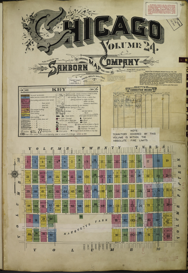 Ein offenes Buch mit dem Titel "Chicago, Volume 24, Sanborn Map Company", das Text und Zahlen enthält, die das Sanborn-Karte von Chicago darlegen.