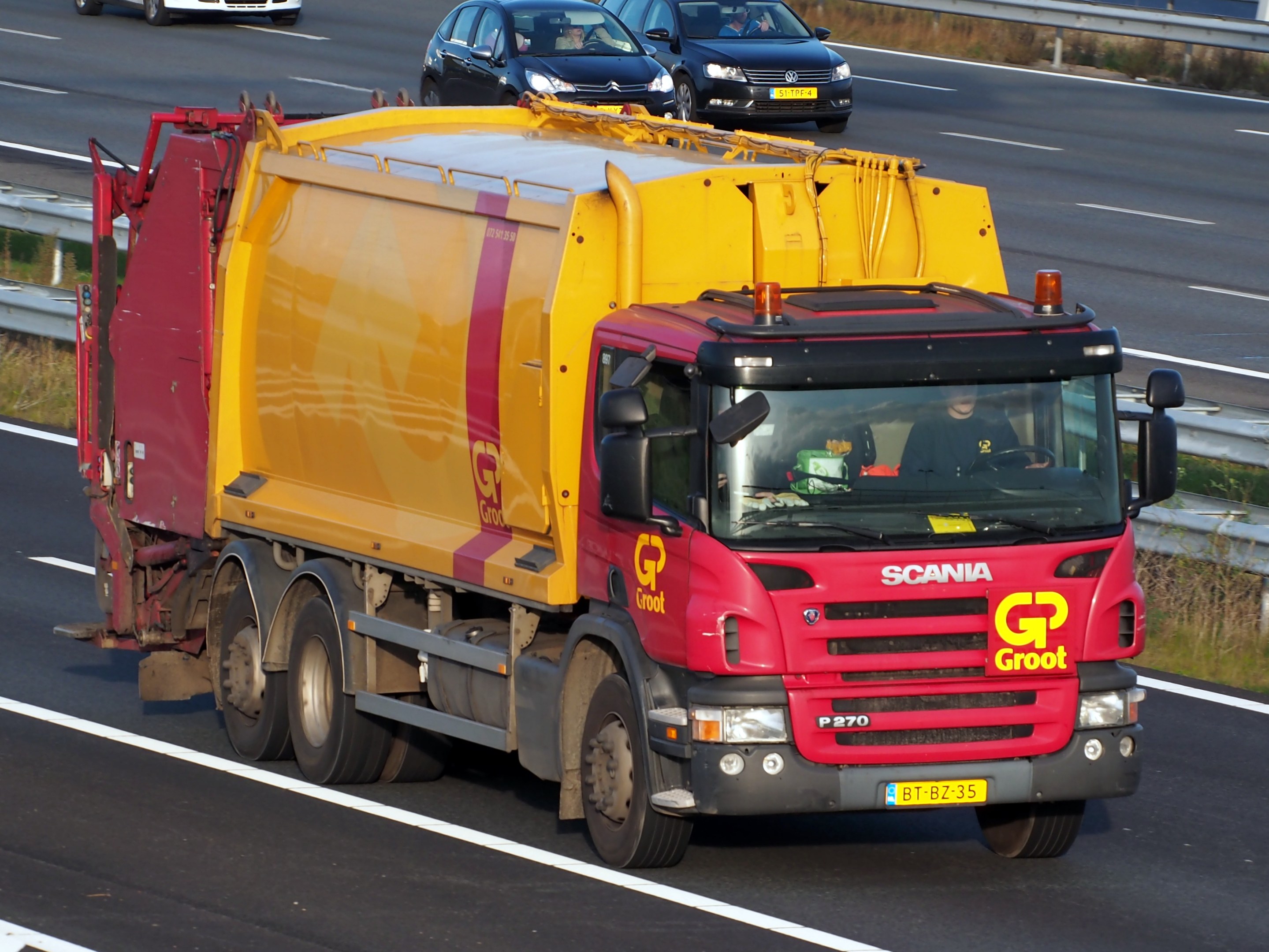 FW-SG: Schwerer Lkw-Unfall auf der Hildener Autobahnkreuz
