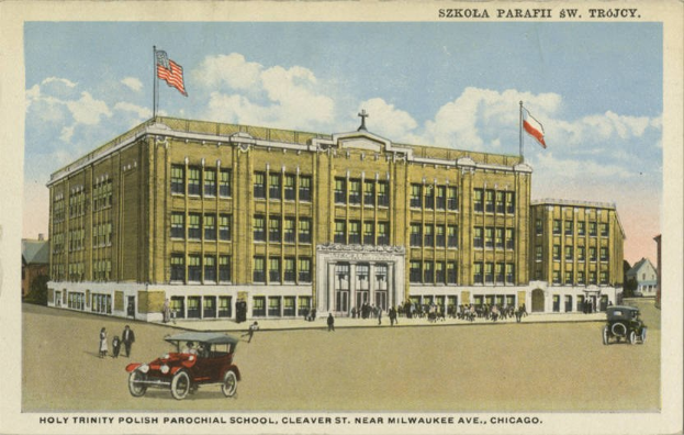 Plakat für die Heilige Dreifaltigkeit Polnische Pfarrschule in Cleveland, Ohio, das ein Gebäude mit Menschen, Fahrzeugen, Flaggen und Text unten unter einem bewölkten Himmel zeigt.