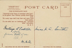 Alte Postkarte mit einem Porträt eines Mannes und handgeschriebener Text auf der Rückseite.